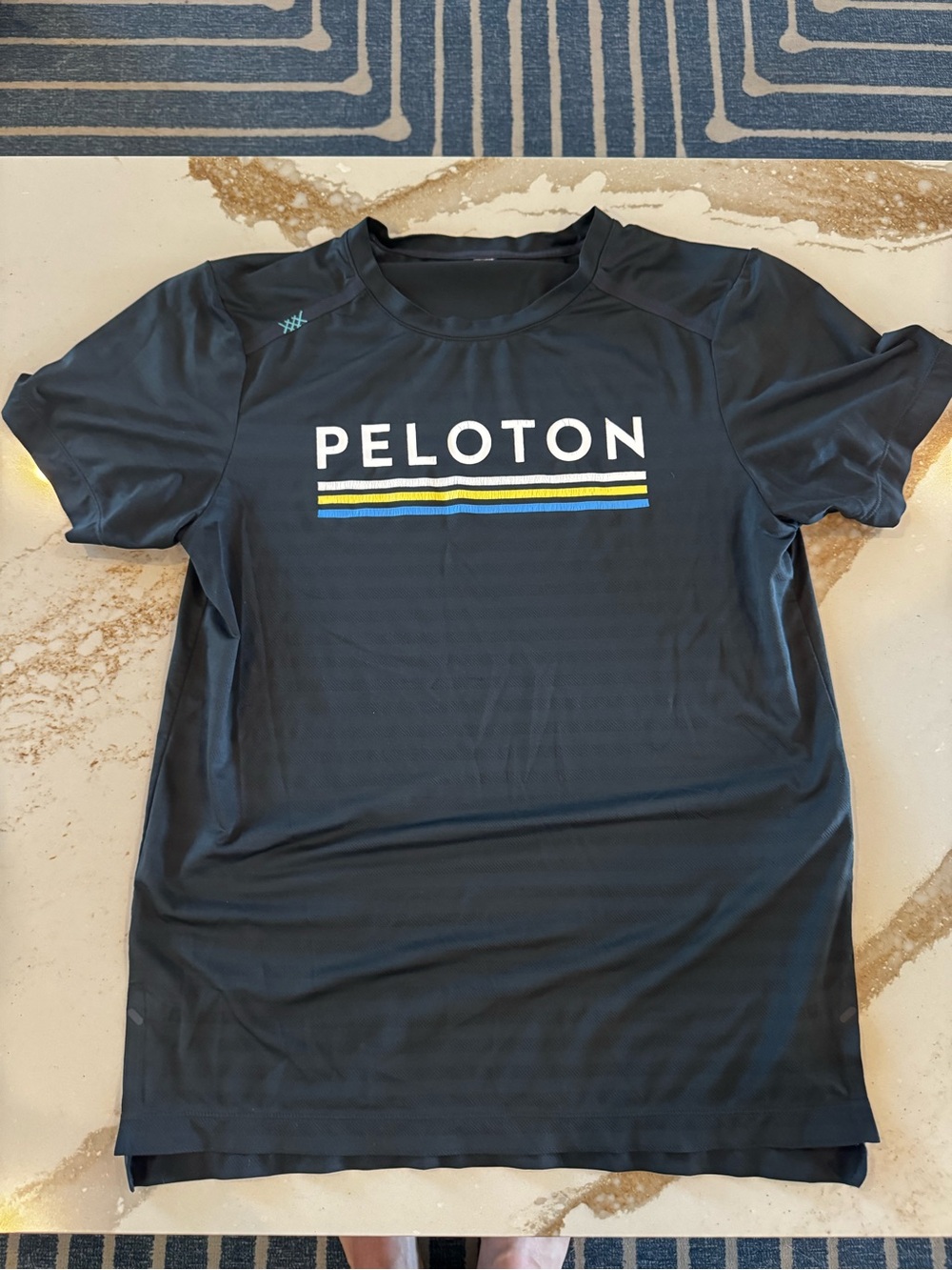 Men’s peloton short sleeve exercise shirt size small